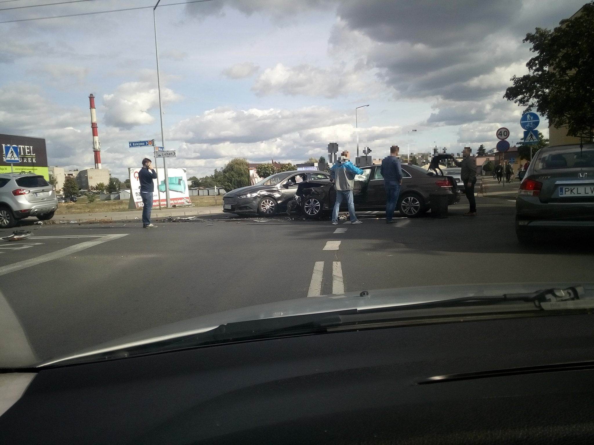 Wymusił pierwszeństwo przejazdu. Zderzenie trzech pojazdów