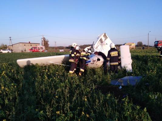 Awionetka runęła na ziemię, pilot poniósł śmierć na miejscu