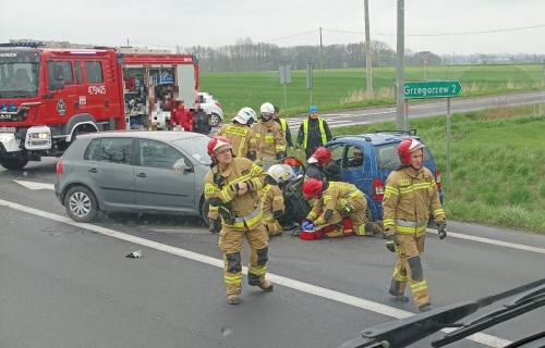 Zderzenie na ruchliwym skrzyżowaniu. Korki na trasie 92