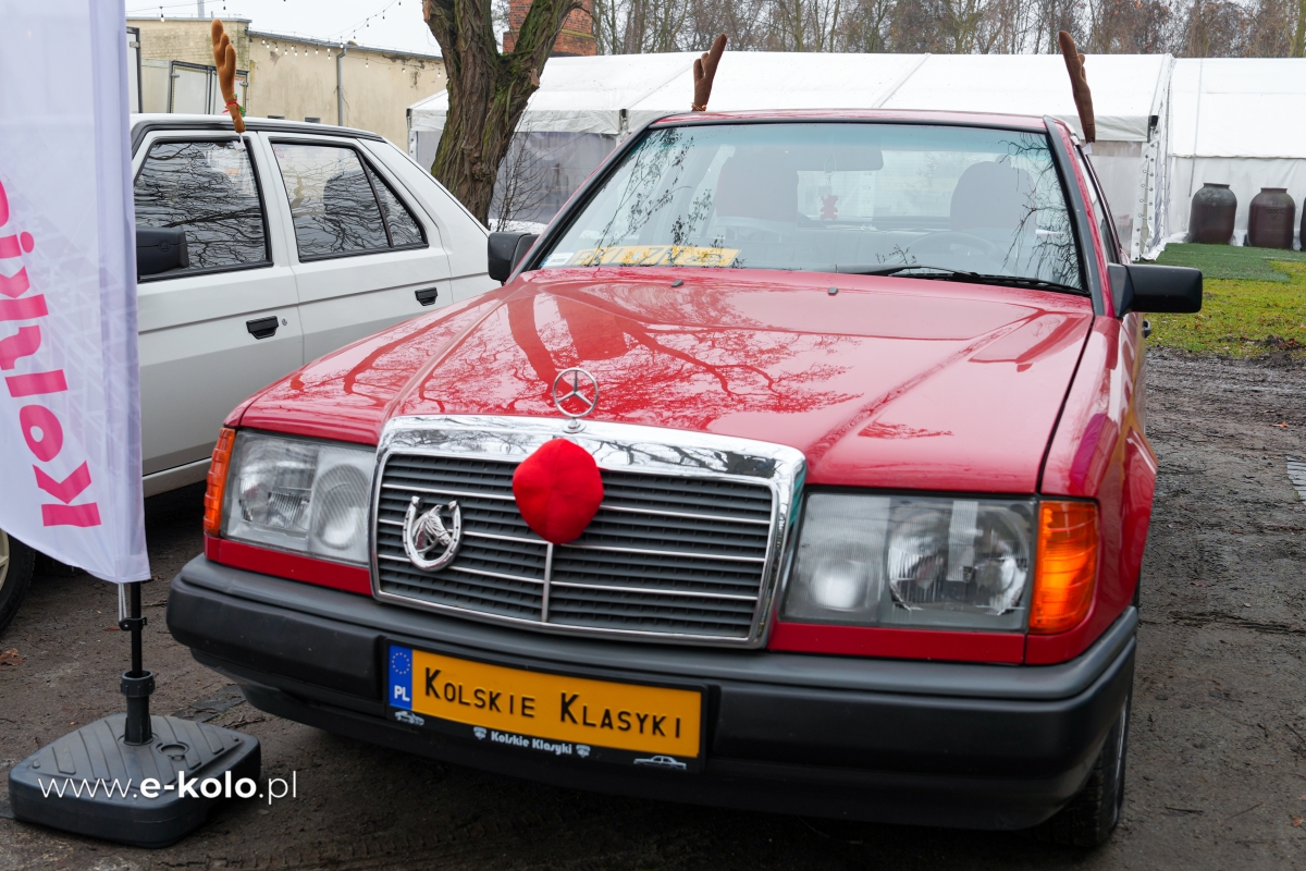 Mikołajki w otoczeniu klasycznych samochodów i pysznego grzańca [FOTO]