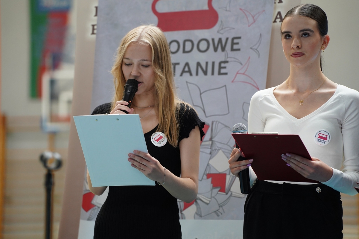 Narodowe Czytanie w Kole: wspólna lektura twórczości Jana Kochanowskiego [FOTO]
