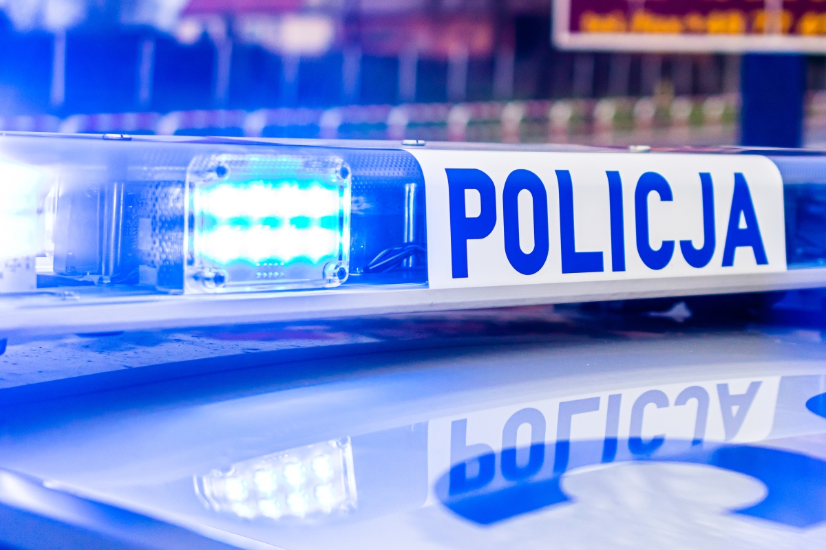 Skuteczna akcja: Policja zatrzymuje mężczyznę poszukiwanego przez sąd