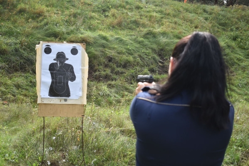 Policjanci z Koła doskonalą umiejętności strzeleckie