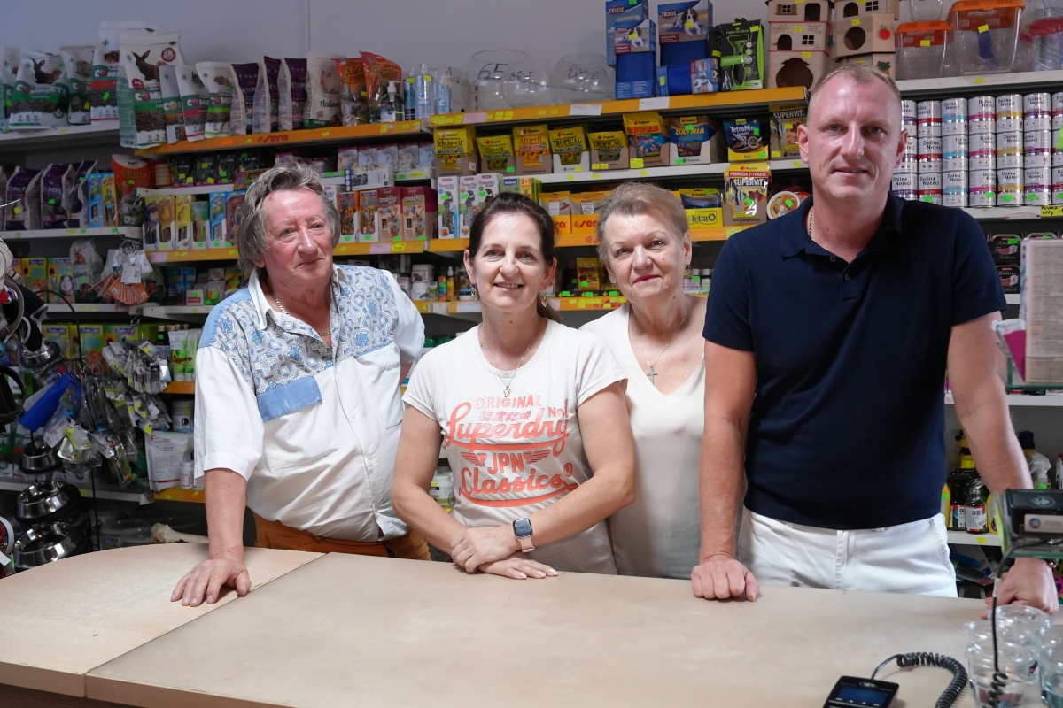 Kolskie sklepy: Rodzinny sklep Papużka od 40 lat służy mieszkańcom Koła [FOTO]