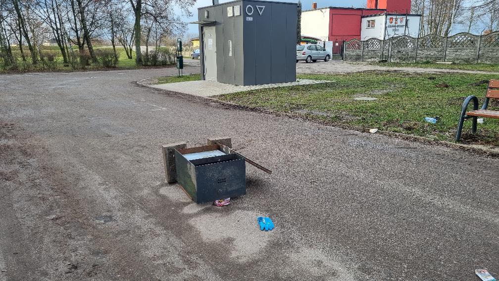 Infrastruktura parku znów padła ofiarą wandali