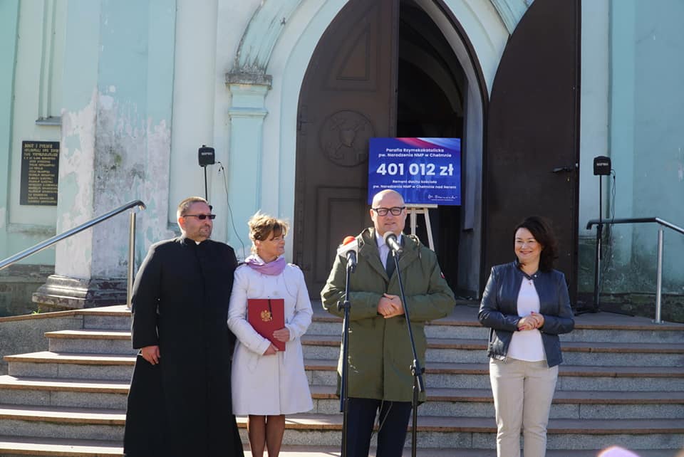 Ponad 400 tysięcy złotych na odbudowę dachu kościoła w Chełmnie