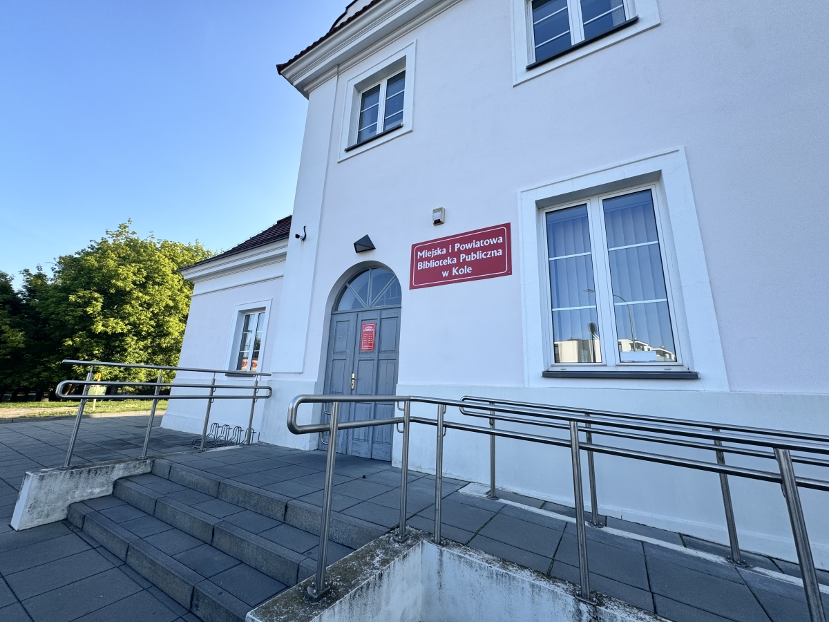 Listopad w kolskiej bibliotece. Co wypożyczali dorośli i młodzież?