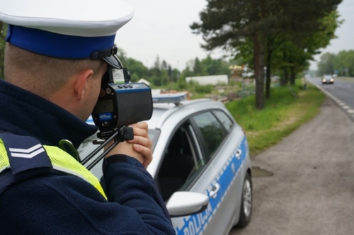 Pędziła do rodziców … 123km/h w terenie zabudowanym