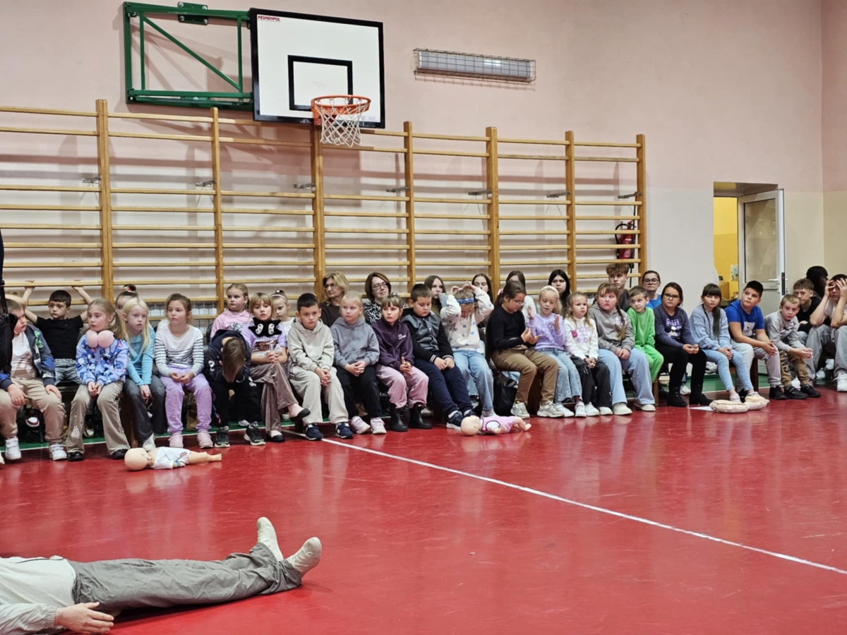 Uczniowie z Kłodawy w akcji edukacyjno-prewencyjnej [FOTO]