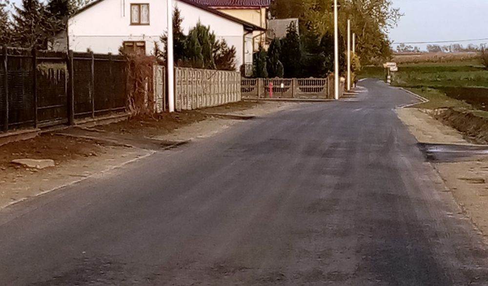 Przebudowa drogi wewnętrznej w miejscowości Borki zakończona