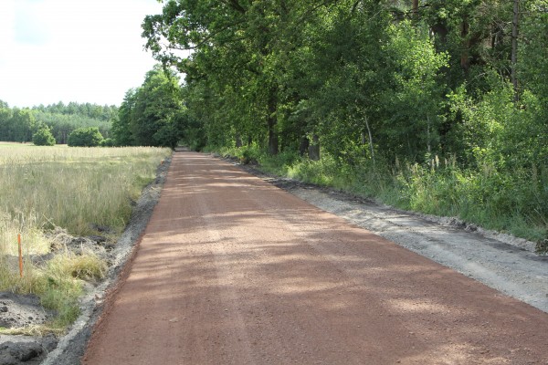 Kościelec-Nowa droga w miejscowości Tury.