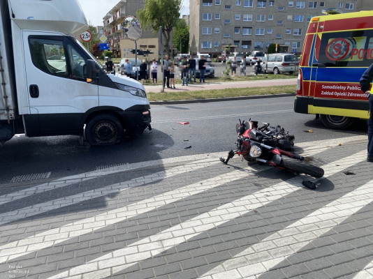 35-letni motocyklista stracił panowanie na łuku drogi [ZDJĘCIA]