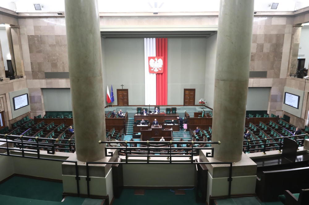 Sejm: opozycja przeciw ustawie o wydłużeniu kadencji samorządów