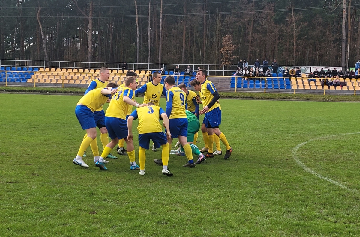 Orzeł Grzegorzew dominuje w meczu inauguracyjnym