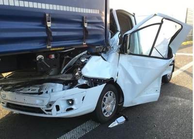 A2: Wjechał pod naczepę tira. Strażacy pomagali uwolnić rannego!