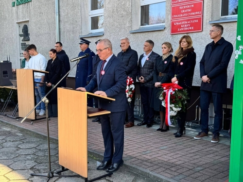 Patriotyczny apel i ślubowanie w ZSRCKU w Kościelcu