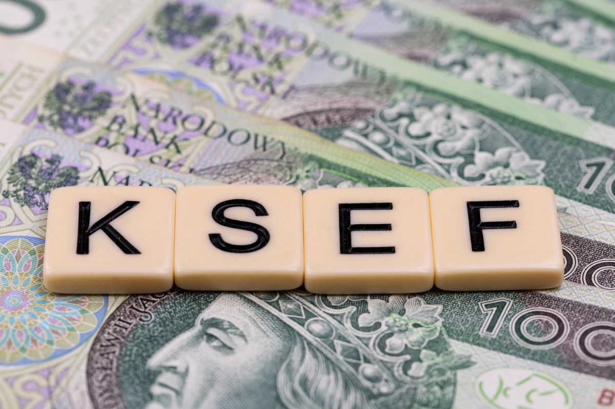 Od dziś druga grupa firm wystawia faktury wyłącznie w KSeF