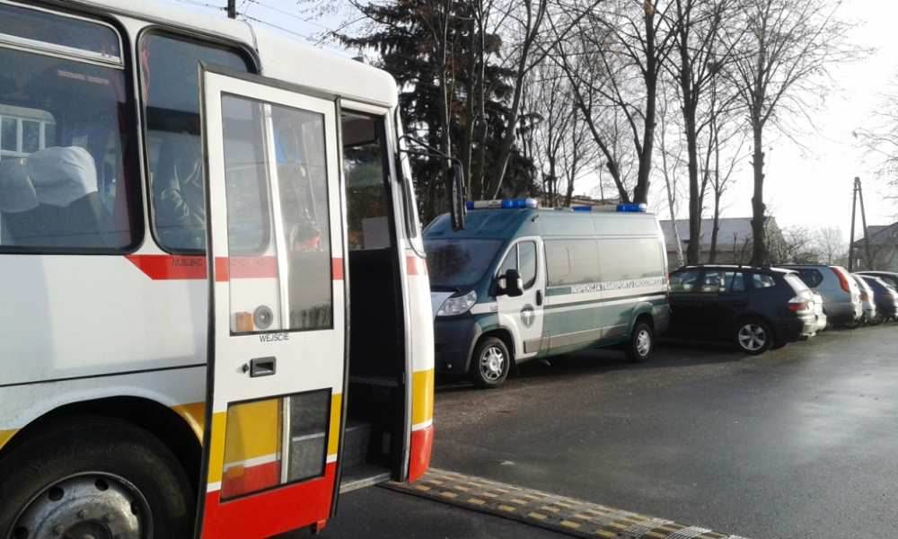 DĄBIE: Kontrola autobusów szkolnych wykazała nieprawidłowości