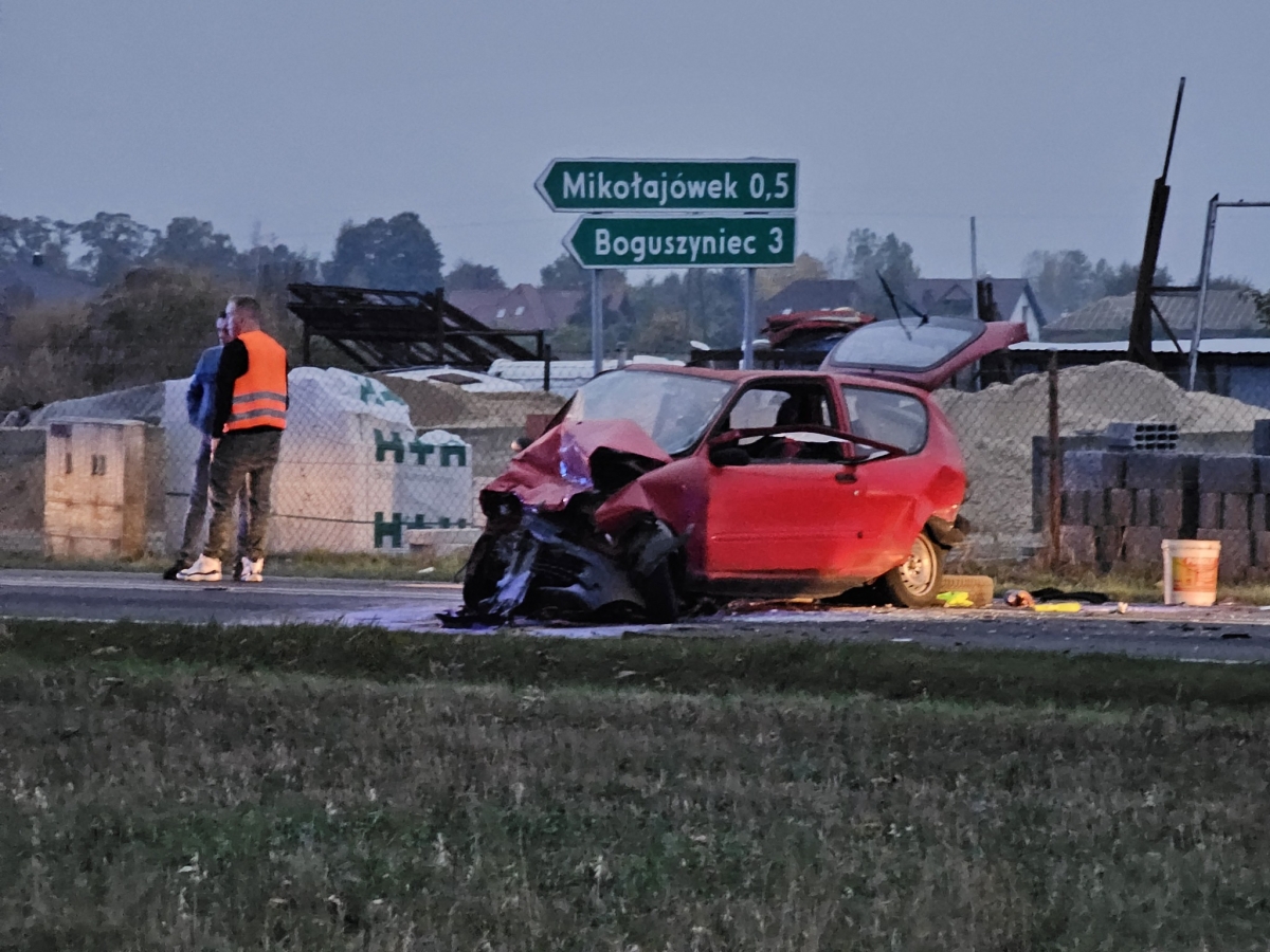 Kolizja czterech pojazdów zablokowała ruchliwą drogę. Kierowca z promilami w organizmie [FOTO]