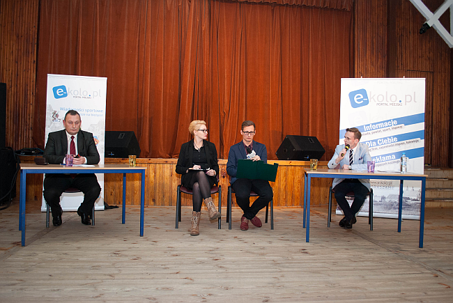 Debata kandydatów na burmistrza Dąbia