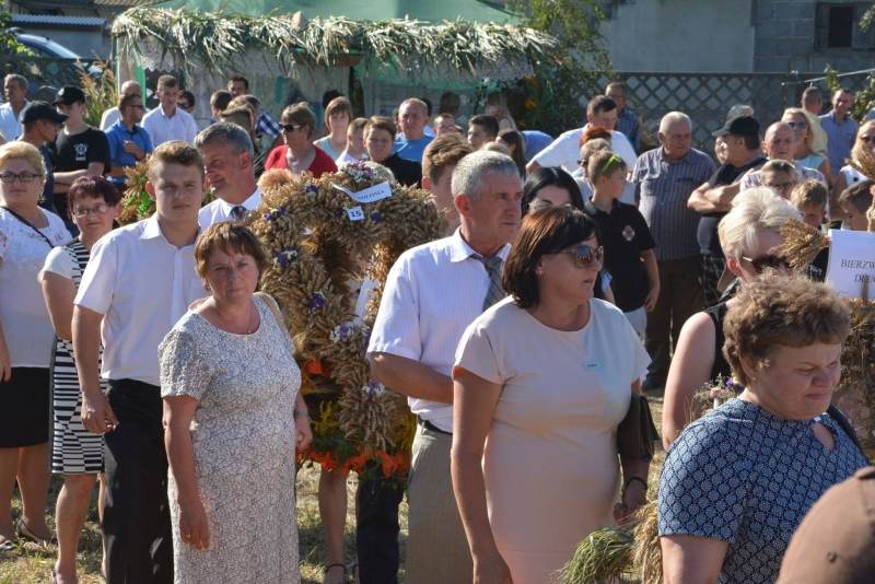 Dożynki Gminy Kłodawa w Pomarzanach Fabrycznych [VIDEO]