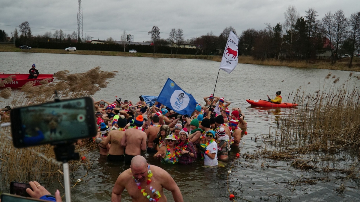 II Powiatowe Morsowanie: Święto odwagi i zabawy. Frekwencja zaskoczyła wielu [FOTO]