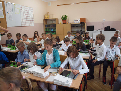 Czwartoklasiści z ZS nr 1 uczą się na tabletach