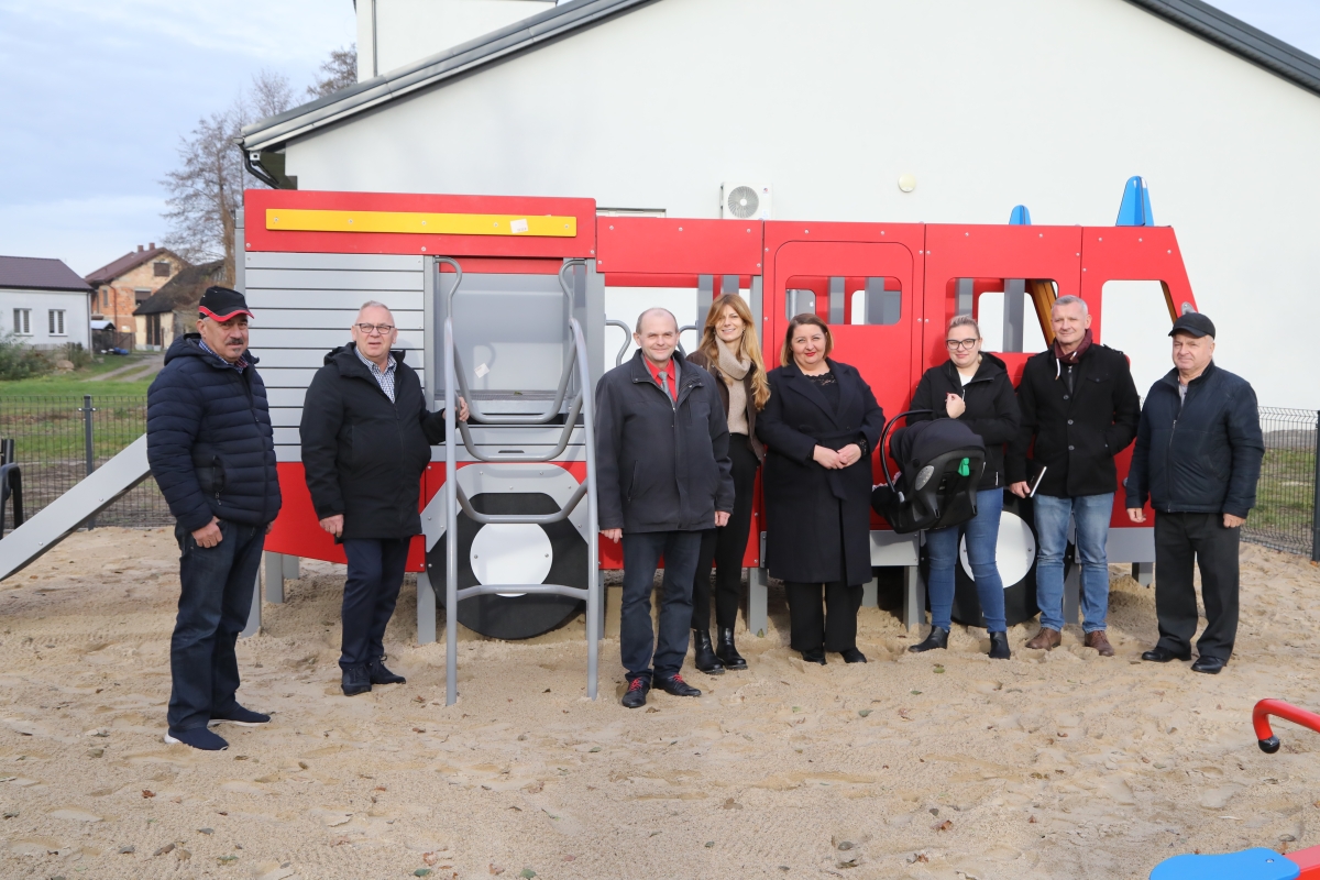 Strażacki plac zabaw w gminie Kościelec