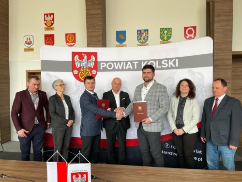 Podpisanie umowy na realizację przebudowy odcinka ulicy Łąkowej w Kłodawie