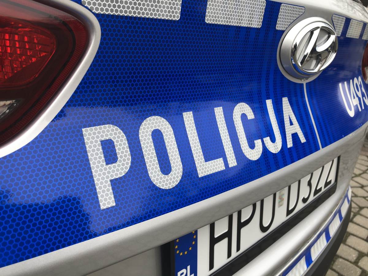 Jeden policjant z zarzutami - drugi zwolniony po przesłuchaniu.  Komendant podjął decyzję.