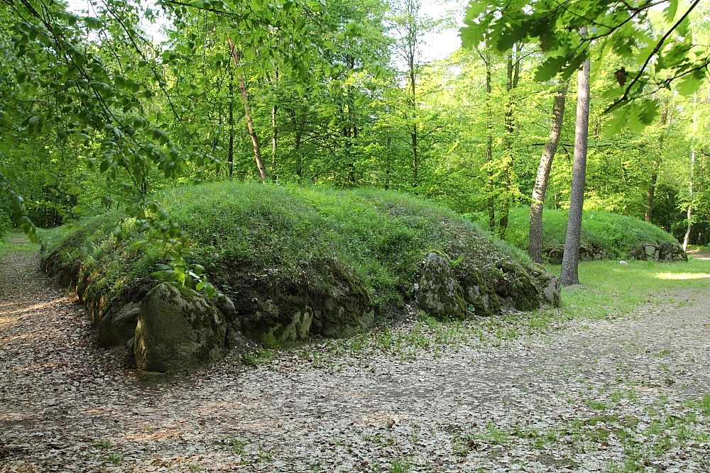 Po co zwiedzać piramidy jeśli w pobliżu mamy grobowce sprzed 5500 lat