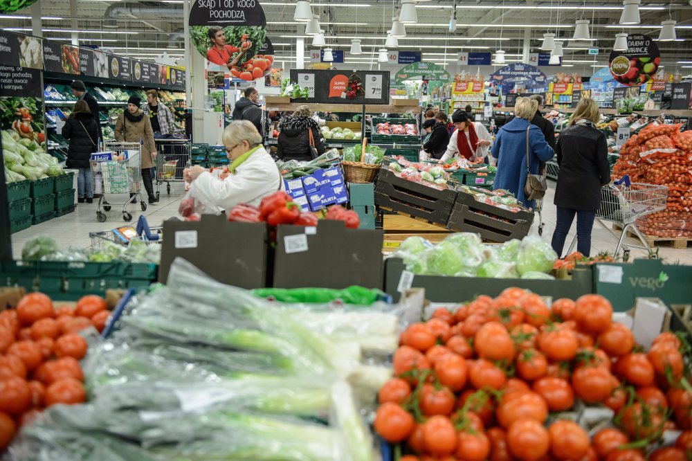 CBOS: 71 proc. Polaków w obecnych czasach najbardziej obawia się drożyzny