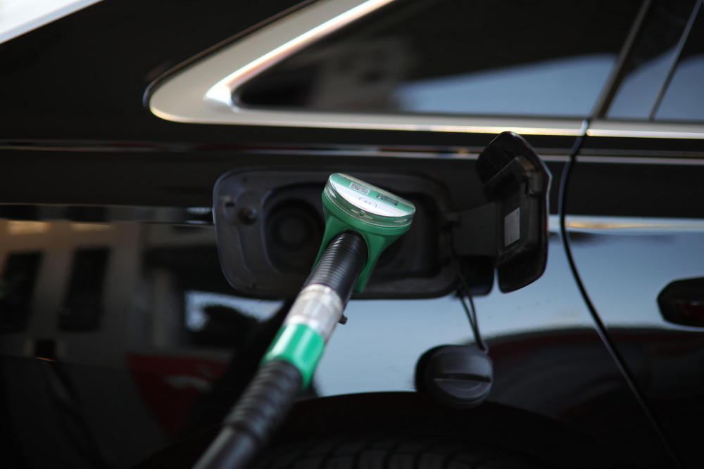 e-petrol.pl: cena benzyny 95 cena spadła o 33 gr/l, poniżej 7 zł