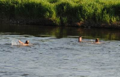 Pierwsi pływacy w Warcie