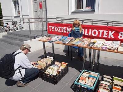 Kiermasz książek w bibliotece