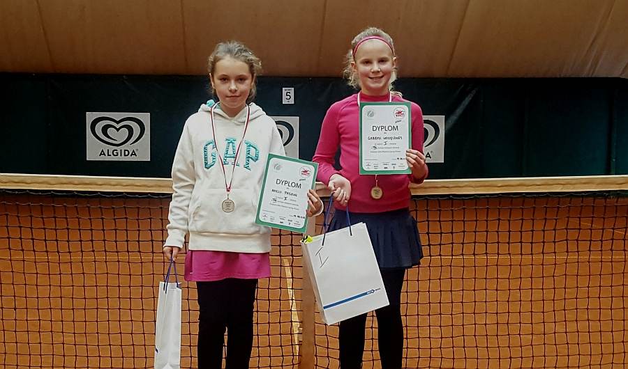 Kolejny turniej kolskiej tenisistki i kolejne trofeum