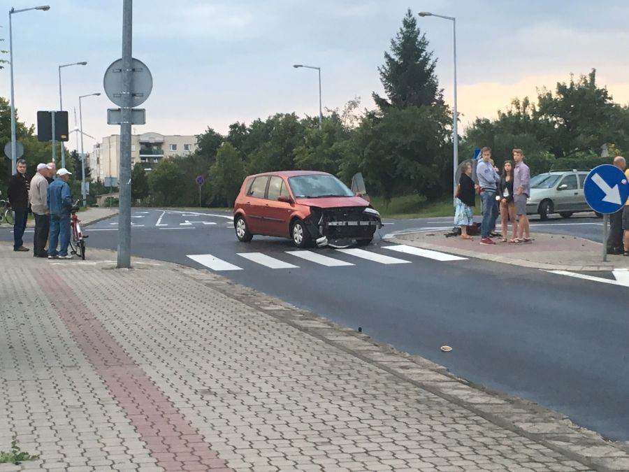 Kolizja na Powstańców Wlkp. 48-latka nie ustąpiła pierwszeństwa [VIDEO]