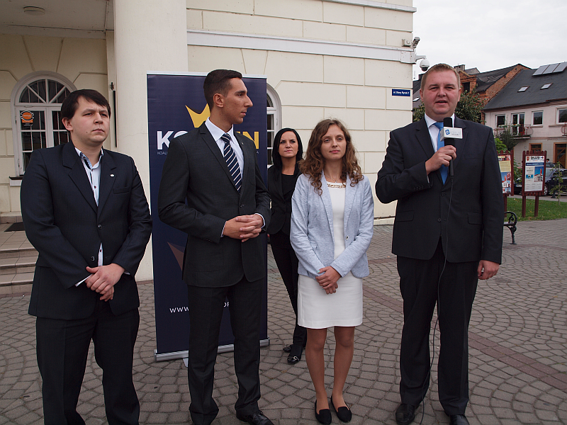 Partii KORWIN nie podoba się polityka ws uchodźców