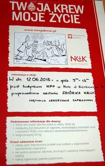 Zbiórka krwi przed budynkiem Policji