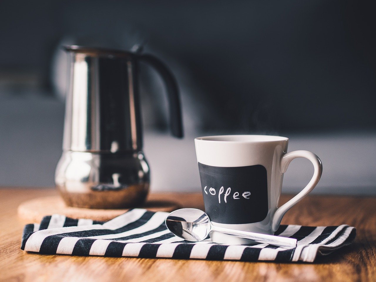 Zaprojektuj kubek do codziennej kawy – kubki z własnym nadrukiem
