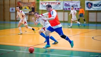 STARÓWKA mistrzem ligi halowej 