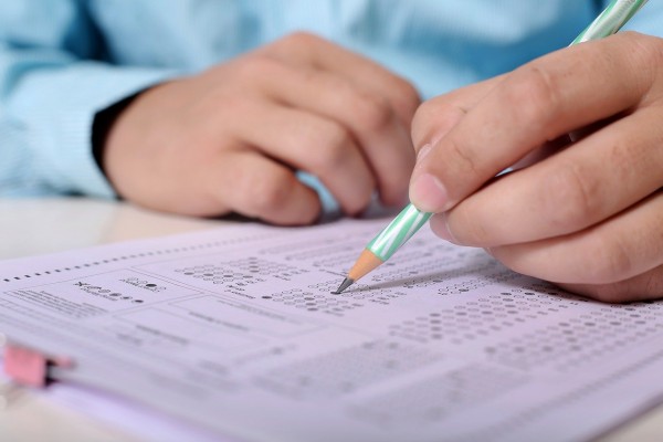69% kolskich maturzystów zdało egzamin dojrzałości. Jak wypadli na tle województwa?
