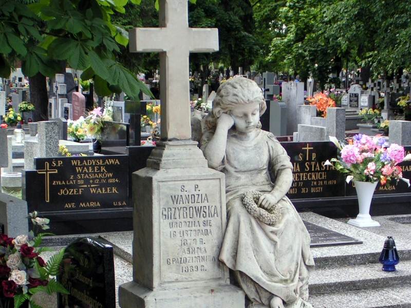 Msze na kolskich cmentarzach