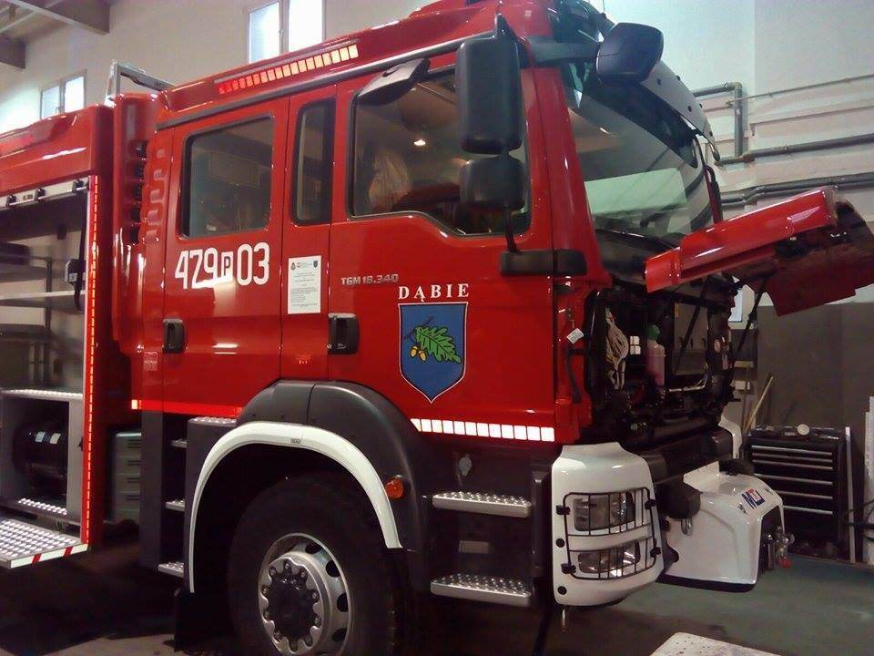 DĄBIE: Do jednostki OSP trafił nowy wóz strażacki