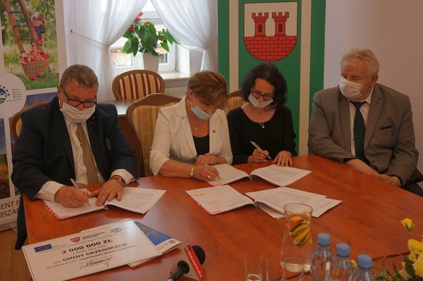 Podpisanie umowy na budowę Stację Uzdatniania Wody w Grzegorzewie