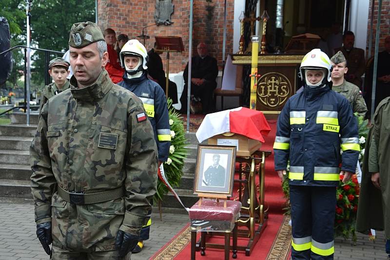 Porucznik pochowany przy salwie honorowej [VIDEO]