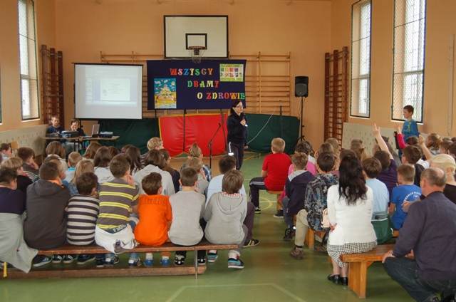 Policjanci odwiedzili uczniów