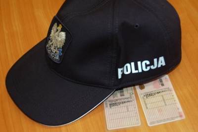 Kolizja pięciu samochodów pod komendą policji