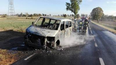 KŁODAWA: Pożar busa. Pojazd spłonął doszczętnie