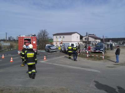 PRZEDECZ: Renault wymusił pierwszeństwo. Jedna osoba w szpitalu